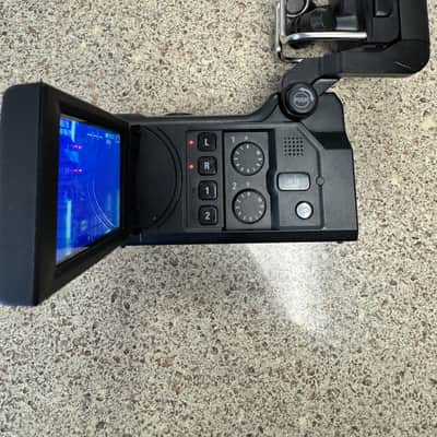 Zoom Q8 HD Handy Video Recorder 2010s - Black image 3
