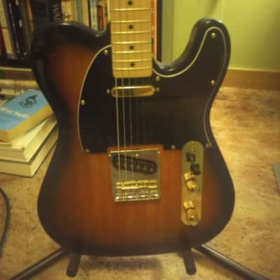 Squier Affinity Telecaster 2011 - Sunburst image 2
