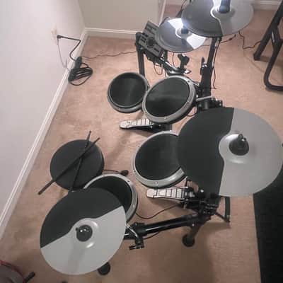Donner DED-200X Electronic Drum Set, Electric Drum Kit with Quiet Mesh Drum Pads, 2 Cymbals w/Choke, 31 Kits and 450+ Sounds, Throne, Headphones, Sticks, USB MIDI, Melodics Lessons (5 Pads, 4 Cymbals) image 17