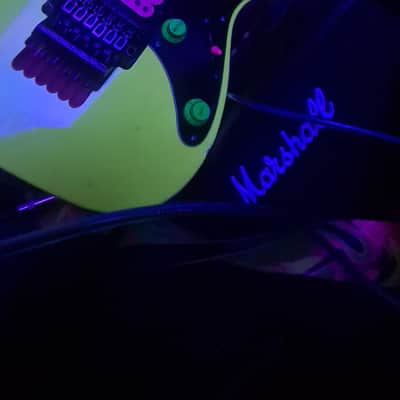 Ibanez JEM777DY Desert Yellow – 1988 First Generation Steve Vai Signature – Disappearing Pyramid Inlays – Original Pink Logo Ibanez Case image 23