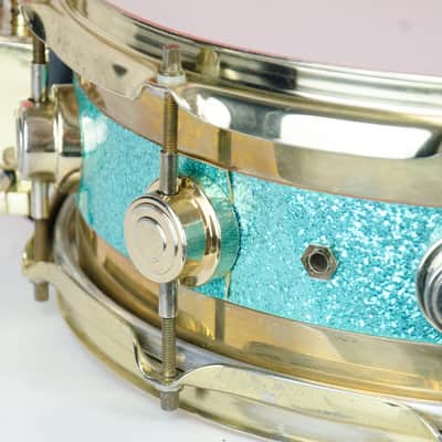 Used 90s DW Edge 5 x 14" Turquoise sparkle Snare, Brass/maple image 6