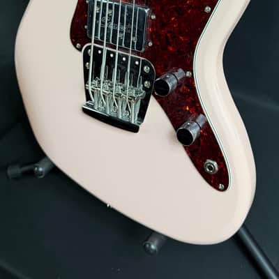 Squier FSR Paranormal Rascal Bass 4-String Bass Guitar Shell Pink Finish image 4