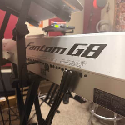Roland Fantom-G8 (with foot pedal and keyboard cover) image 4