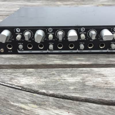 2000s SM Pro Audio D18E 8 Channel D.I. Box / Mixer image 2