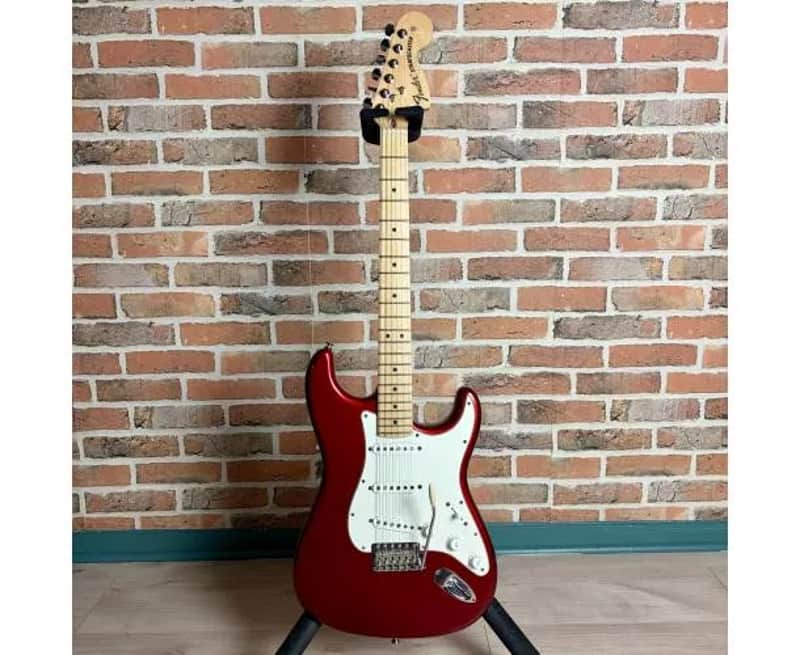 FENDER - STRATOCASTER AMERICAN SPECIAL MN CAR