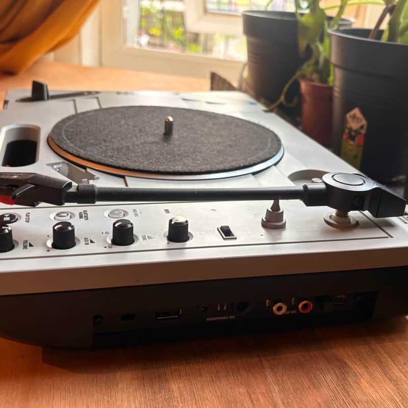 2020 – Present Reloop Spin Portable Turntable System Silver