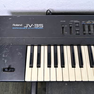 Roland JV-35 Keyboard Synthesizer Expandable image 2