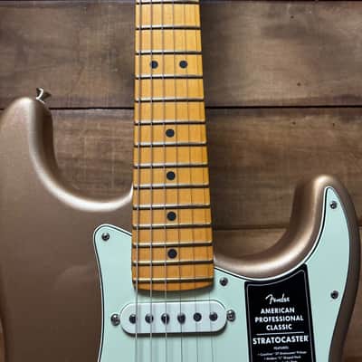 Fender American Pro Classic Strat MP Firemist Gold w/bag image 7