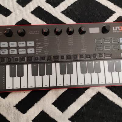 IK Multimedia UNO Synth Pro Desktop 32-Key Analog Synthesizer 2021 - Black with White Keys image 1