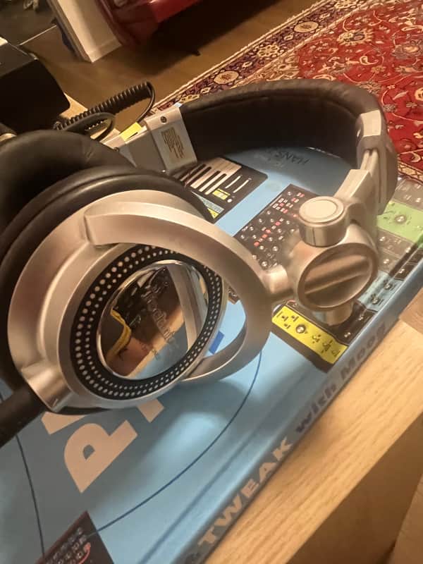 Technics RP-DH1200 Professional DJ / Studio Monitor Headphones image 1