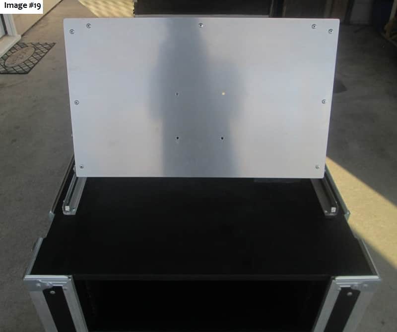 Custom Flight Case/DJ Case - 4U image 1
