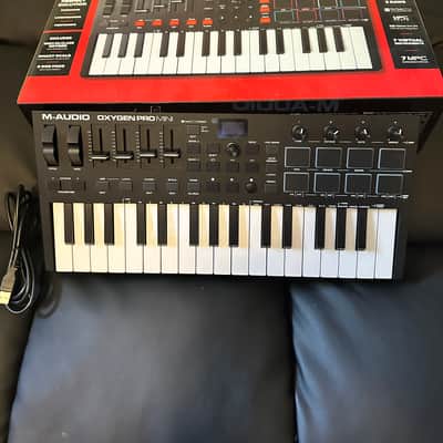 M-Audio Oxygen Pro 25 MIDI Keyboard Controller 2020 - Present - Black
