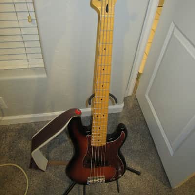 Squier Vintage Modified Precision Bass V 2014 - 2016 - 3-Color Sunburst image 10