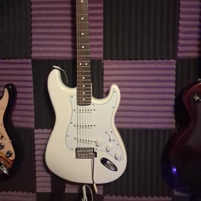 Fender American Performer Stratocaster with Rosewood Fretboard 2018 - Present - Arctic White Fender locking tuners, Seymore Duncan pickups white  pickups, pick guard, and accessories. With Fender hardshell fitted case. image 1