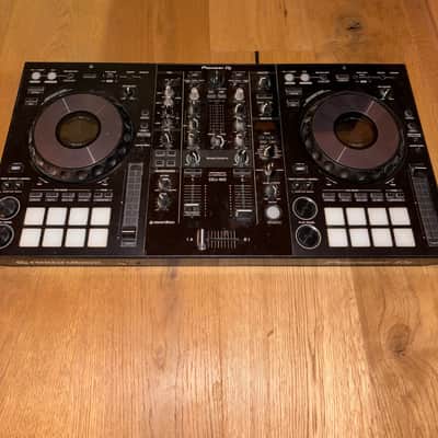 Pioneer DDJ-800 2-Channel Rekordbox DJ Controller 2019 - Present - Black image 1