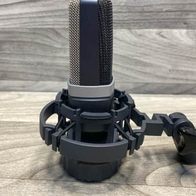 AKG C214 Microphone image 3