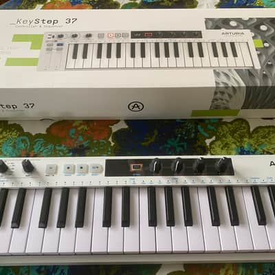 Arturia Arturia KeyStep 37 MIDI Controller + Step Sequencer