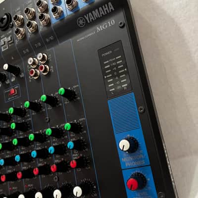 Yamaha MG10 10-Channel Analog Mixer 2013 - Present - Black image 6