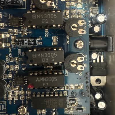 Retrofit mn3005 Electro-Harmonix Deluxe Memory Man 1100-TT Tap Tempo 1100Ms Analog Delay 2011 - Present - Blue image 6