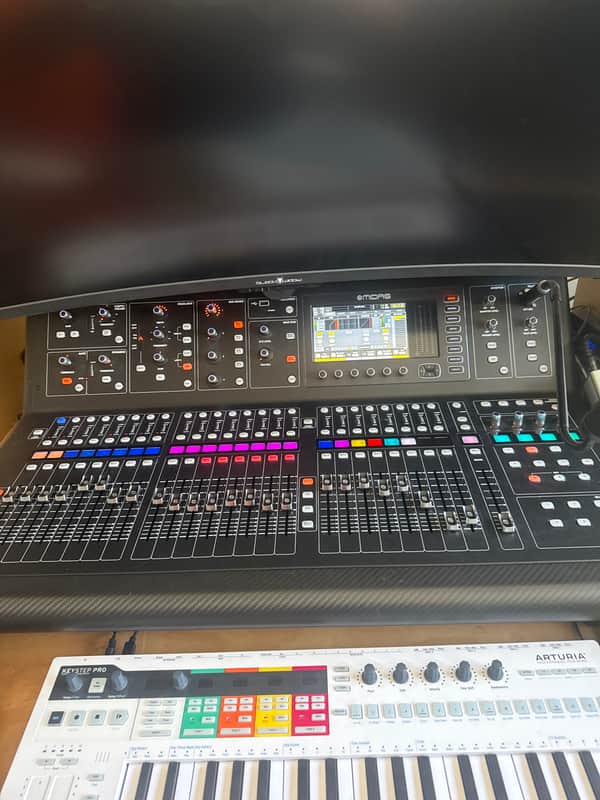 Midas M32 LIVE 40-Channel Digital Console 2014 - Present - Black image 1