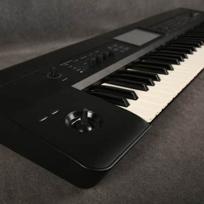 Korg Krome 61 - Gigbag - 2nd Hand image 3