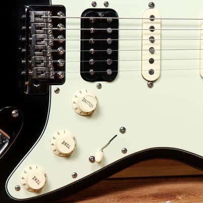 FENDER HIGHWAY ONE 1 STRATOCASTER HSS + S1 USA NITRO AMERICAN BLACK STRAT RELIC 21189 image 7