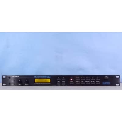 Alesis QuadraVerb GT 20k Bandwidth Simultaneous Guitar Effects