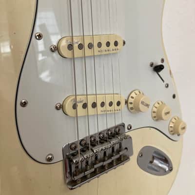 Fender Stratocaster 1990 White image 3