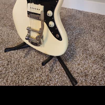 Fender Limited Edition American Special Jazzmaster W/ Hardcase &Bigsby Vibrato 2016 - Olympic White image 4