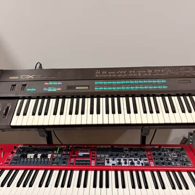Yamaha DX7 Programmable Algorithm Synthesizer 1983 - 1987 - Black