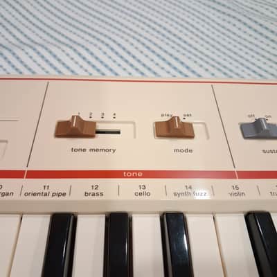 Casio MT-40 Casiotone 37-Key Synthesizer 1981 - 1982 - White image 11