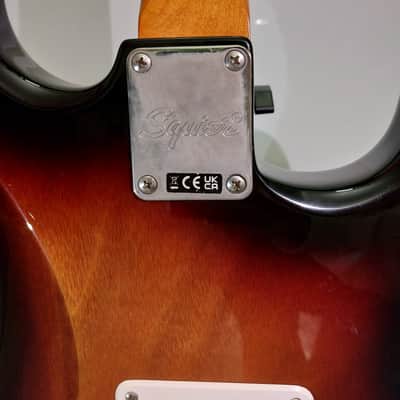 Squier Classic Vibe '60s Stratocaster Left-Handed with Laurel Fretboard 2019 - Present - 3-Color Sunburst image 6