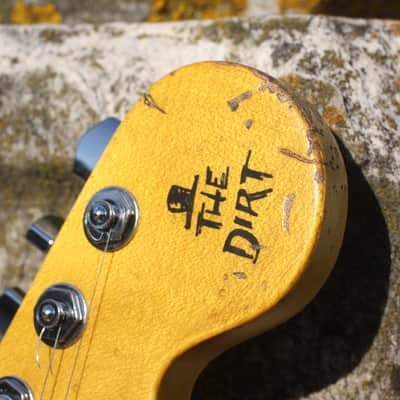 Handyman Mick Mars Stratocaster "The Dirt" 2019 Vintage white image 19