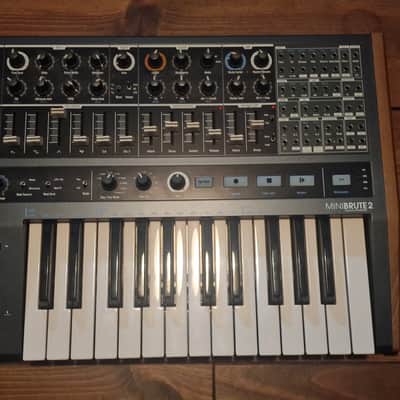 Arturia MiniBrute 2 25-Key Synthesizer 2018 - Present - Black image 3