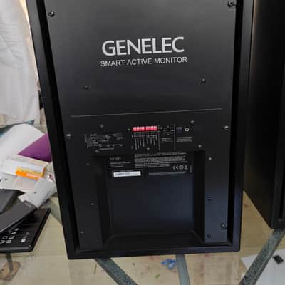Genelec 1032C SAM 10" Powered Nearfield Studio Monitor (Pair) Black image 4