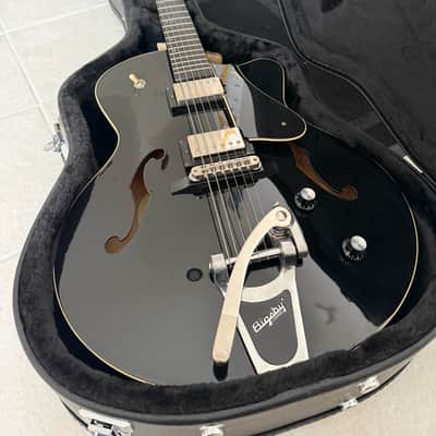 Godin 5th Avenue Uptown GT 2011 Black w/ Gator Hardshell Case image 3
