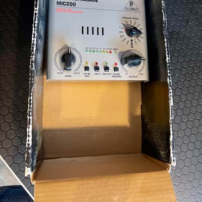 Behringer Tube Ultragain MIC200 Vacuum Tube Modeling Preamplifier 2012 - Present - Standard image 2