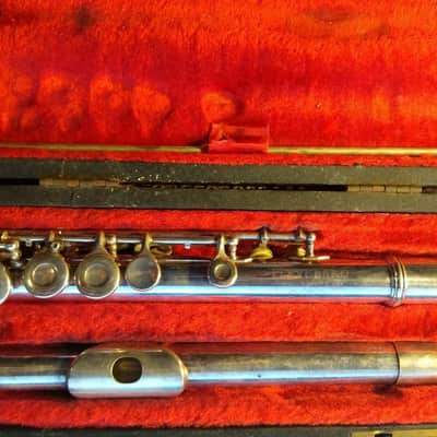 King Cleveland Flute, Made in USA, Silver Plate w/ case, Antique Good Condition. image 3