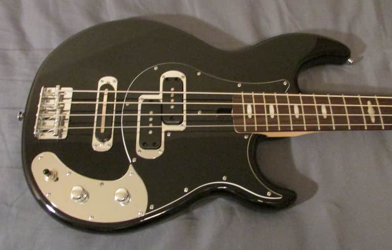 Yamaha BB424X Bass Guitar & Gig Bag image 1