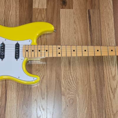 Fender MIJ Limited International Color Stratocaster 2022 - Monaco Yellow image 3