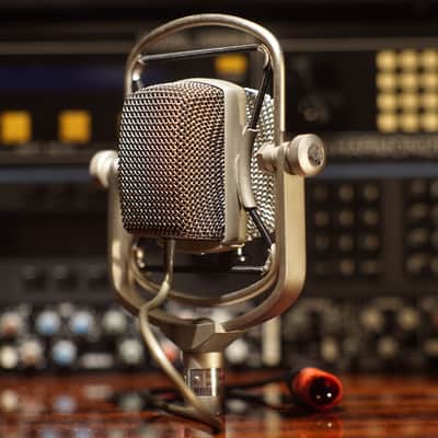 vintage AKG D 25 image 7