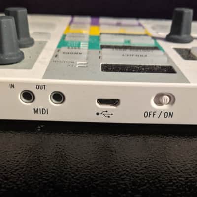 Arturia BeatStep Pro MIDI Controller 2017 - Present - White image 5