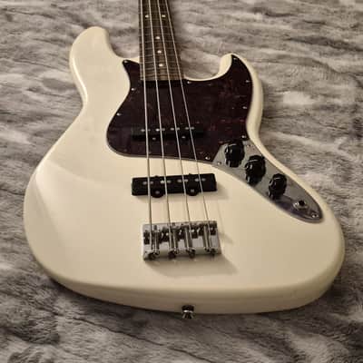 Fender Classic Series '60s Jazz Bass Lacquer - 2017 - Olympic White - 4-String Bass image 4