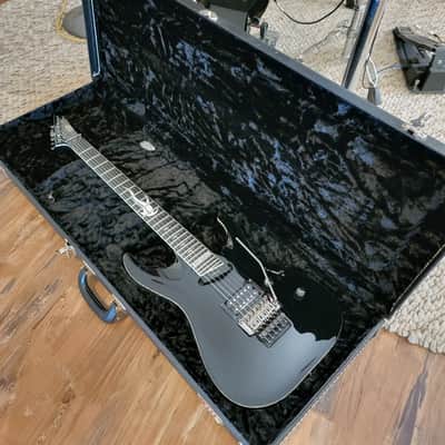 ESP Kiko Loureiro Signature Electric Guitar 2009 MIJ Black Excellent Condition W/Case image 2