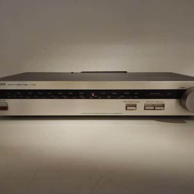 Luxman - T-210L- FM/LW/MW Stereo Tuner - In Box image 2