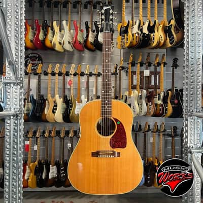 Gibson J45 Standard Natural image 2