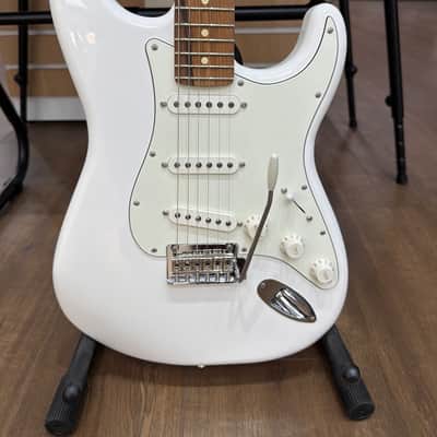 Fender Stratocaster 2024 - Blanche image 1