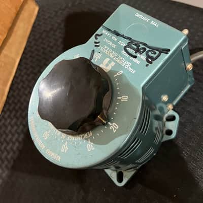 Staco  variable Transformer  3pn1010 Blue image 3