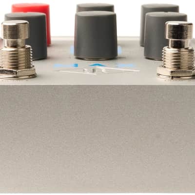 Universal Audio UA Max Pre-amp and Dual Compressor Pedal image 3