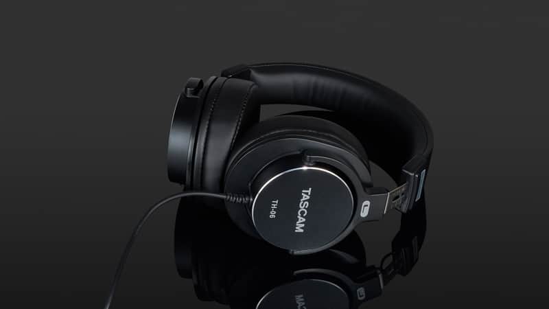 TASCAM TH-06 Bass xl monitor headphones image 1